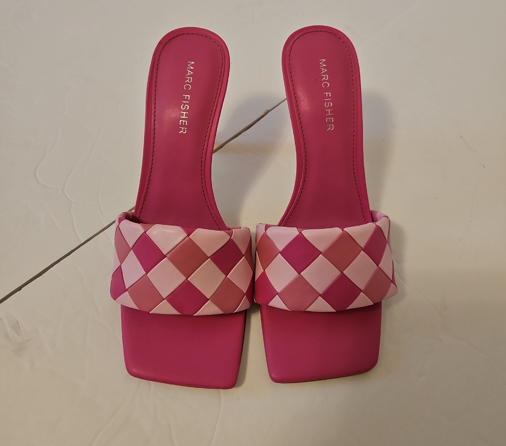 NWOT Marc Fisher Pink Checkered Heels, 7.5